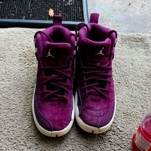 Jordans size 5y red swade